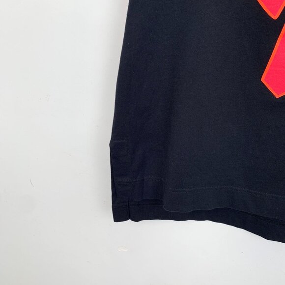 Fendi Womens T-Shirt Black With Red Graphic Print Size 40 Cotton Crew Neck Short - Picture 5 of 6